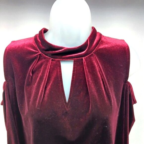 Neiman Marcus Red Velvet Blouse Key Hole Neck Open Shoulder Long Sleeve Large... - Picture 1 of 12